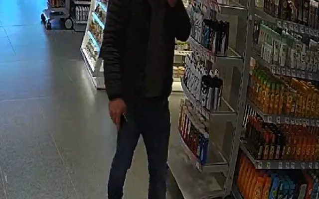 Záběr z bezpečnostní kamery.