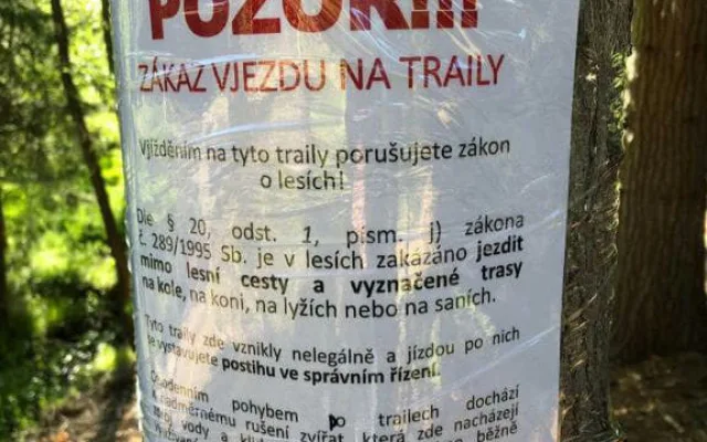 Městské lesy vystaví oficiální trailové tratě pro cyklisty, ty současné nebyly povolené. Část z nich ale zůstane zachována