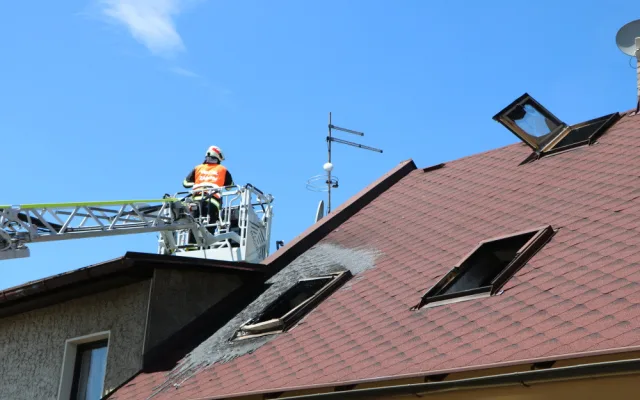 Požár rodinného domu ve Velkých Svatoňovicích