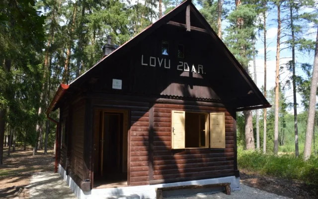 Ubytování v lesních chatách