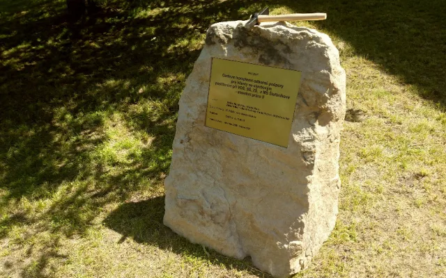 Základní kámen pro stavbu centra