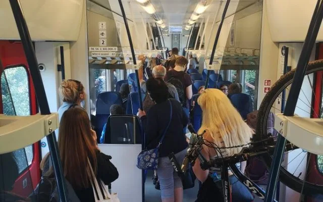 Foto z vlaku mezi Opatovicemi a Hradcem Králové
