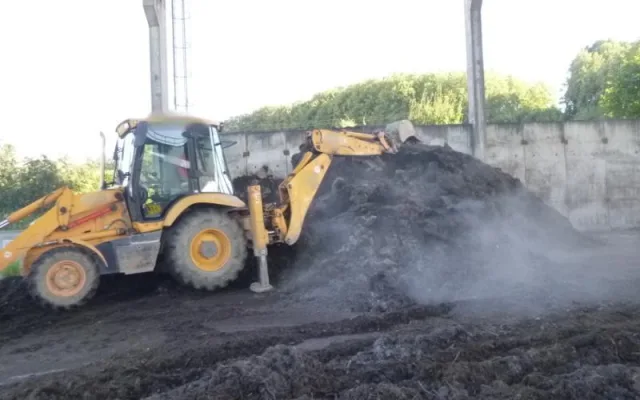 Požár kompostu v Dobrušce