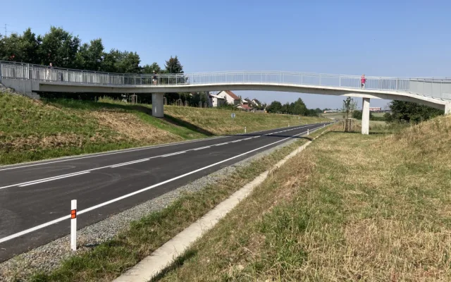 Od zítřka budou řidiči jezdit po novém obchvatu Opočna. Slavnostně byl otevřen dnes