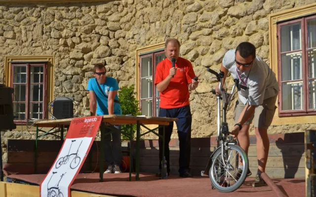 Do Hradce Králové se na skládačkách sjedou cyklisté z celé republiky