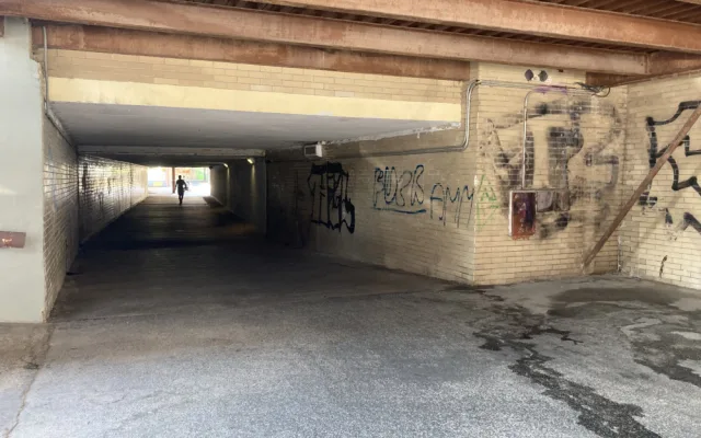 ZA ROHEM: Benešovka měla být chloubou Hradce Králové, teď je pro ostudu
