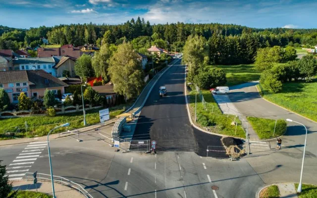 Práce na Krkonošské ulici ve Dvoře Králové nad Labem