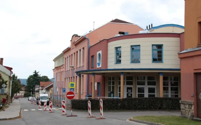 vznikající učebny v ZŠ Podharť