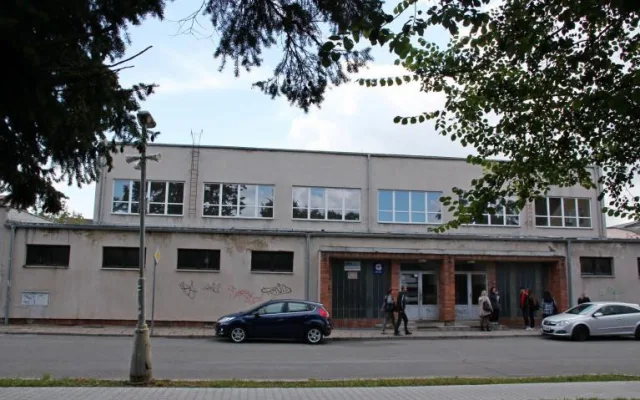 Tělocvična na Wolkerově nábřeží