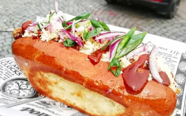 Do Hradce Králové míří druhý ročník Food Truck Festu. Kvůli koronaviru se málem nekonal