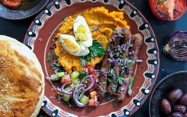 Do Hradce Králové míří druhý ročník Food Truck Festu. Kvůli koronaviru se málem nekonal
