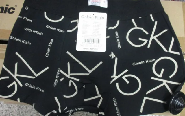 Louis Vuitton, Gucci nebo Calvin Klein. Všechno bylo falešné, majiteli obchodu hrozí desetimilionová pokuta