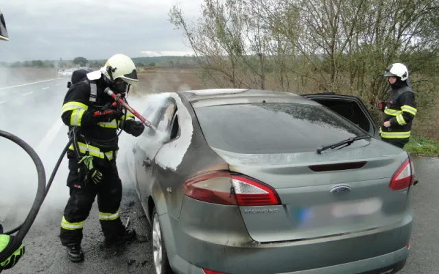 Požár osobního auta u Olešnice