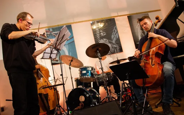 Talaqpo na zahájení festivalu Jazz Goes to Town