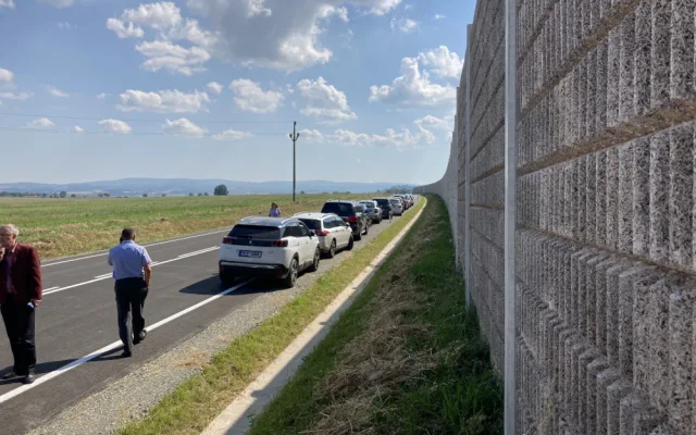 Obchvat Opočna je opět otevřen. Kraj získal chybějící povolení k provozu