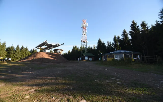 Skiareály investovaly miliony korun do vybavení a nových lanovek. Teď čekají, zda se bude moct lyžovat