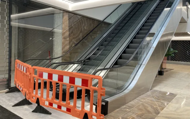 FOTO: Nové Tesco vedle Atria otevře příští středu. Pasáž už je přístupná