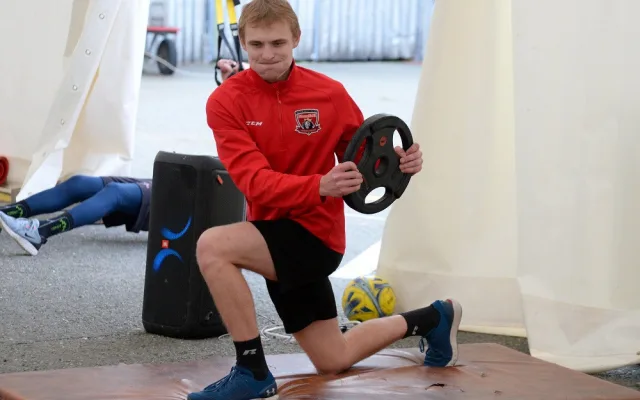 Tým hradeckých hokejistů se vrátil k tréninkům. Na led bude jezdit do Německa