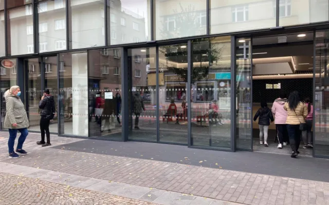 V Hradci Králové se dnes otevřelo nové obchodní centrum. Prošlo kompletní rekonstrukcí