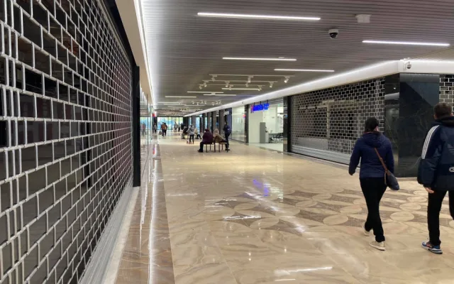 V Hradci Králové se dnes otevřelo nové obchodní centrum. Prošlo kompletní rekonstrukcí