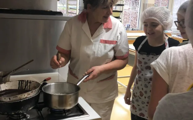 Jako učit dítě jezdit na kole bez toho, že ho na něj posadíte, komentují distanční výuku učiliště
