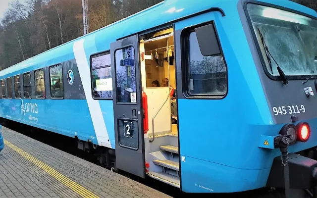 Nové vozy Arrivy, které jezdí na trati Pardubice - Liberec