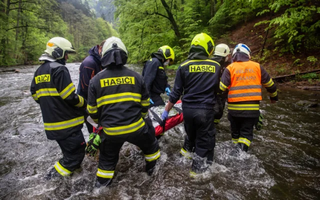 FOTO: Takhle vypadal rok 2020 pohledem krajských hasičů. Nejnáročnější byl požár v Polici nad Metují