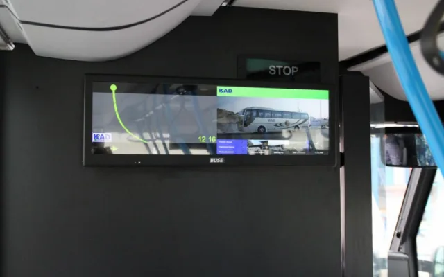 Dvůr Králové nad Labem má nový autobus MHD. Cestující si ho všimnou na první pohled