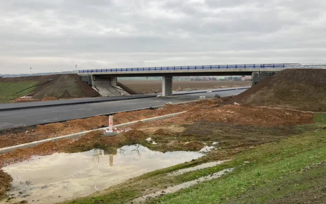Řidiči letos dostanou další úsek D11. Z Hradce Králové dojedou až do Jaroměře