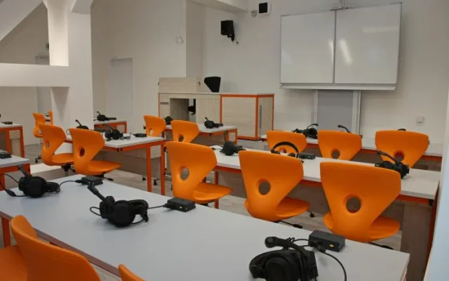 Nová multimediální jazyková učebna