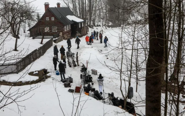 V Krkonoších se začal natáčet film Poslední závod s Kryštofem Hádkem