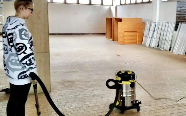 Gymnastický spolek z Hradce nemá kde cvičit, staví si proto vlastní tělocvičnu. Na rekonstrukci uspořádal sbírku