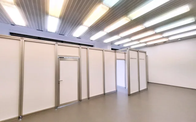 V Rychnově nad Kněžnou začal zkušební provoz očkovacího centra
