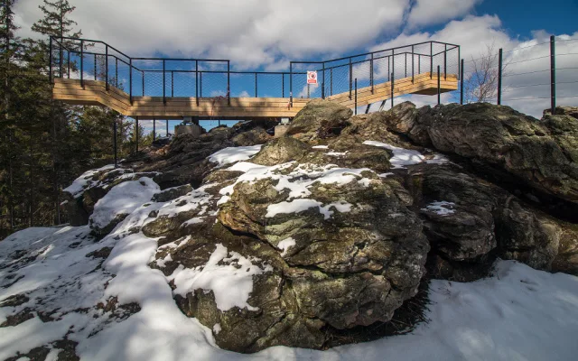 Nad Rokytnicí se tyčí nové vyhlídkové plošiny. Hotové by mohly být do letní sezóny