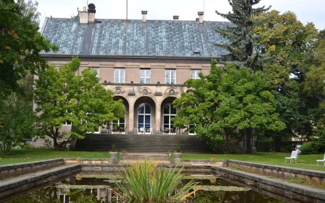 Vila Čerych v Česká Skalici je na prodej. Nový majitel bude muset pokračovat v provozování kulturního centra