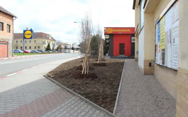 V centru Hořic vznikne malý park. Radnice využila nevyužívaný prostor nad náměstím