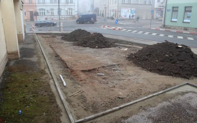 V centru Hořic vznikne malý park. Radnice využila nevyužívaný prostor nad náměstím