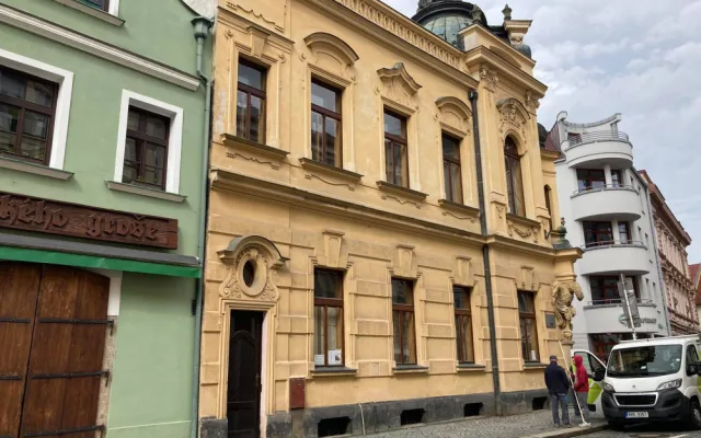 Bývalou historickou knihovnu v Hradci Králové využije biskupské gymnázium