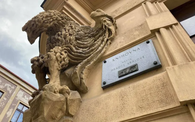 Bývalou historickou knihovnu v Hradci Králové využije biskupské gymnázium