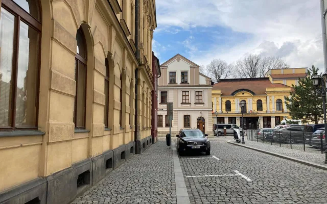 Bývalou historickou knihovnu v Hradci Králové využije biskupské gymnázium