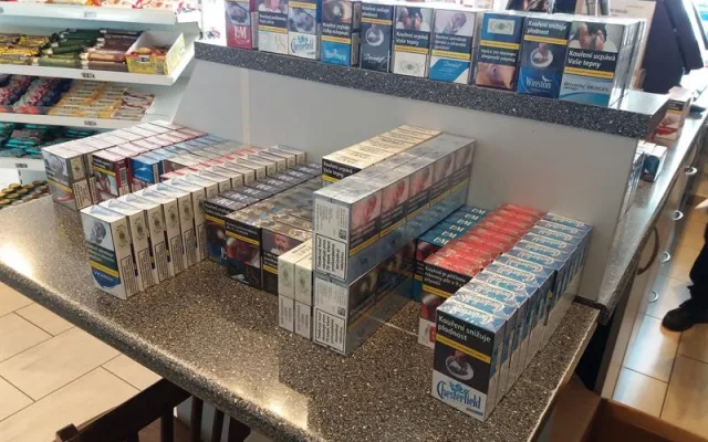 Celníci v regionu provedli kontrolu. Zajistili 16 tisíc cigaret bez povinného kolku