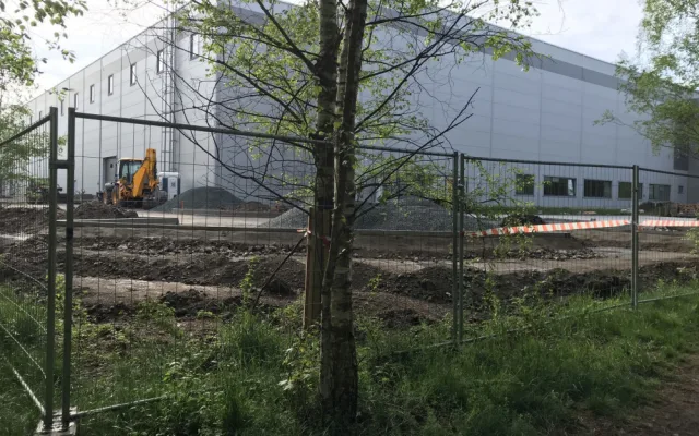 Na Plachtě se rozšiřují sklady. Úřady absolutně selhaly, říkají ekologové
