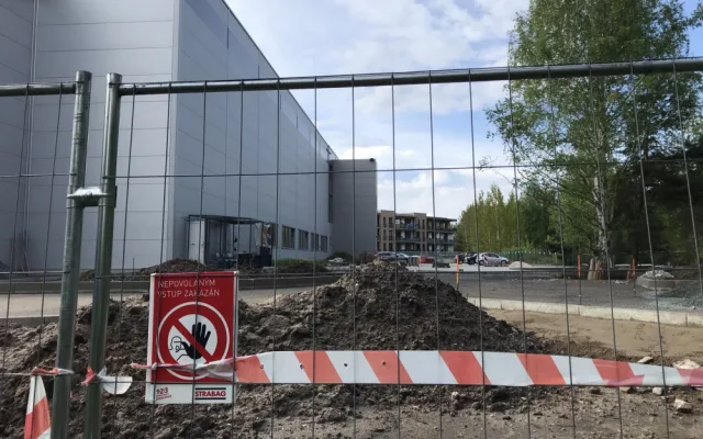 Na Plachtě se rozšiřují sklady. Úřady absolutně selhaly, říkají ekologové