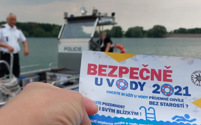 Policisté zahájili hlídky na Rozkoši, jeden z jezdců na vodním skútru už dostal pokutu
