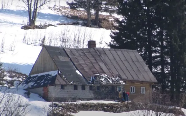 250 let starou chalupu v dezolátním stavu uvedla do původního stavu. Majitelku ocenil i Královéhradecký kraj