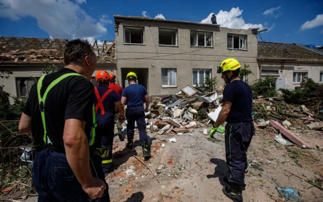Jak vypadal víkend hradeckých hasičů na jižní Moravě? Dnes se bude rozhodovat o finanční pomoci