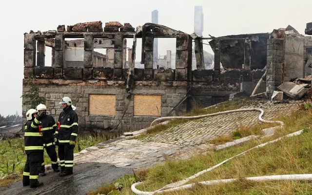 Před deseti lety vyhořela Petrova bouda v Krkonoších