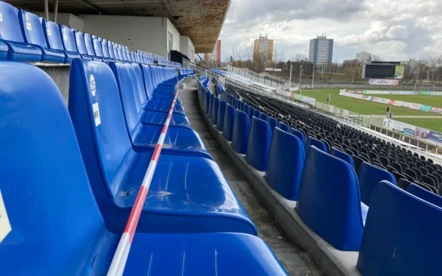 OBRAZEM: Naposledy si prohlédněte starý fotbalový stadion v Hradci Králové