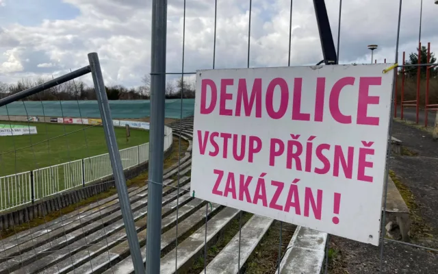 OBRAZEM: Naposledy si prohlédněte starý fotbalový stadion v Hradci Králové