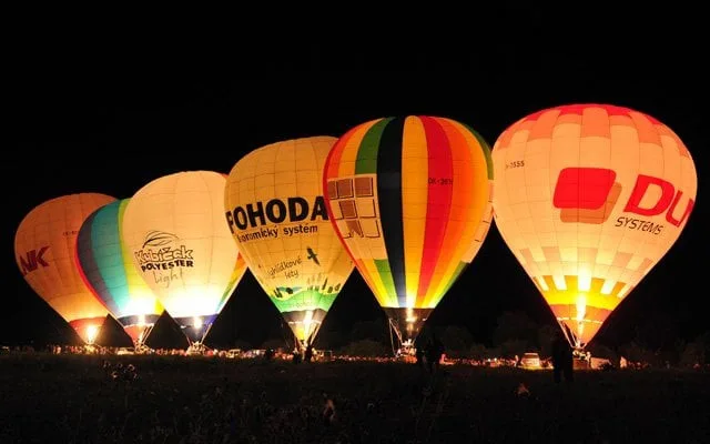 Nebe na Náchodsku zaplní 25 horkovzdušných balonů